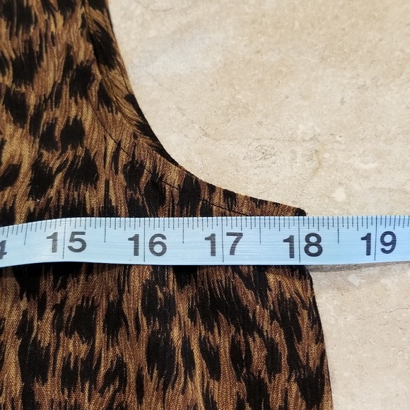 Gorgeous Animal Print Top - Picture 4 of 7
